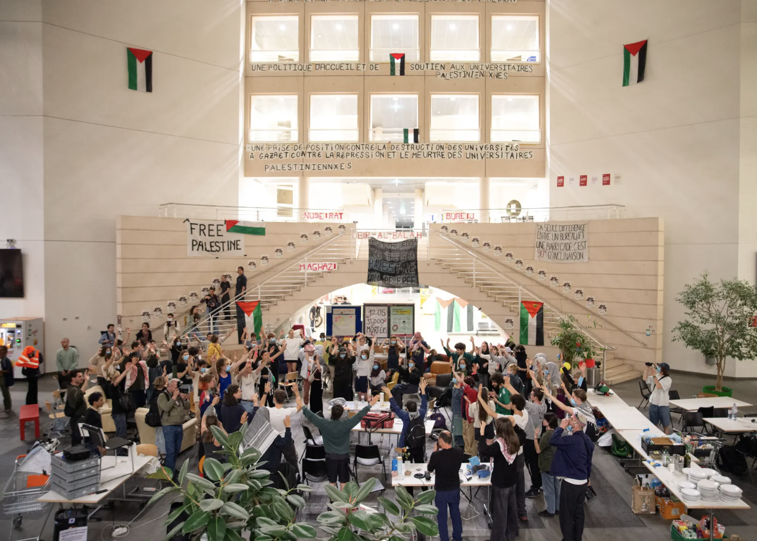 Холл женевского UniMail весной 2024 года Photo © Irina Popa